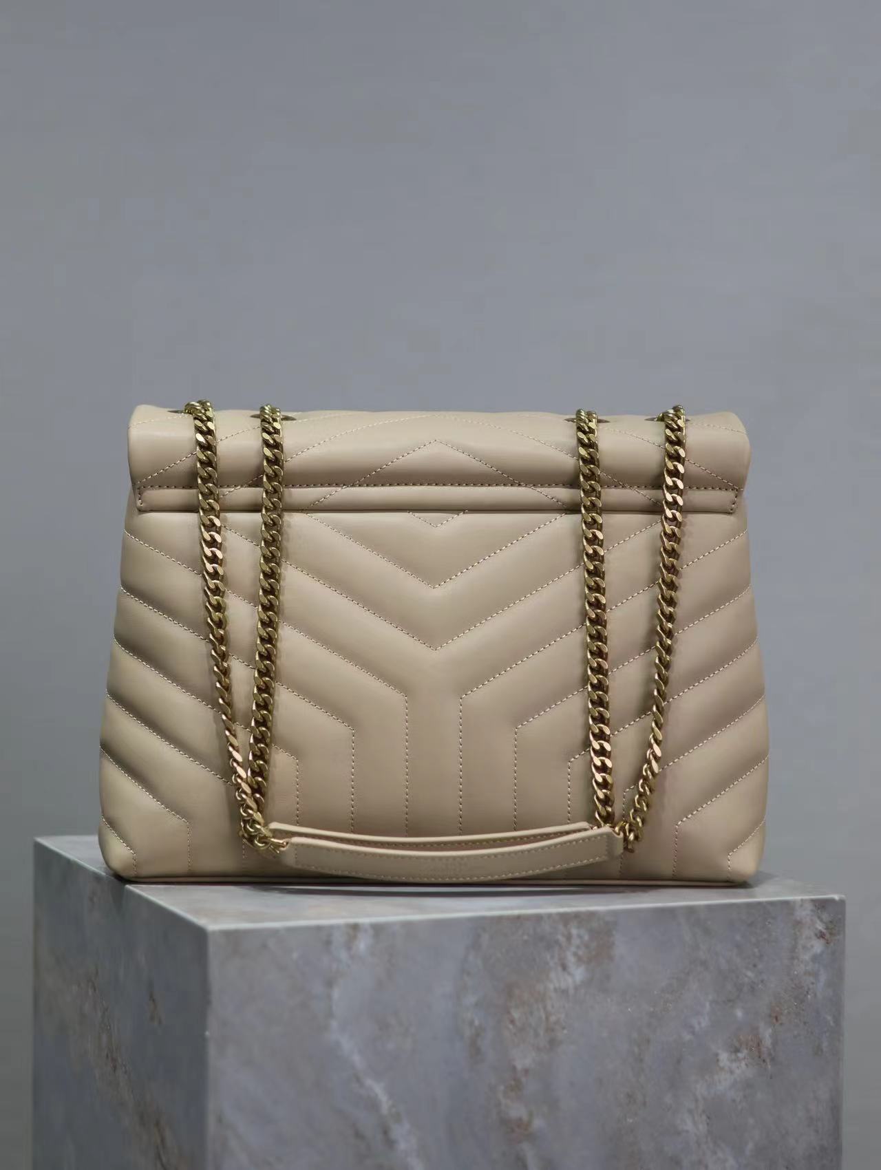 YSL LOULOU MEDIUM CHAIN BAG IN QUILTED "Y" LEATHER