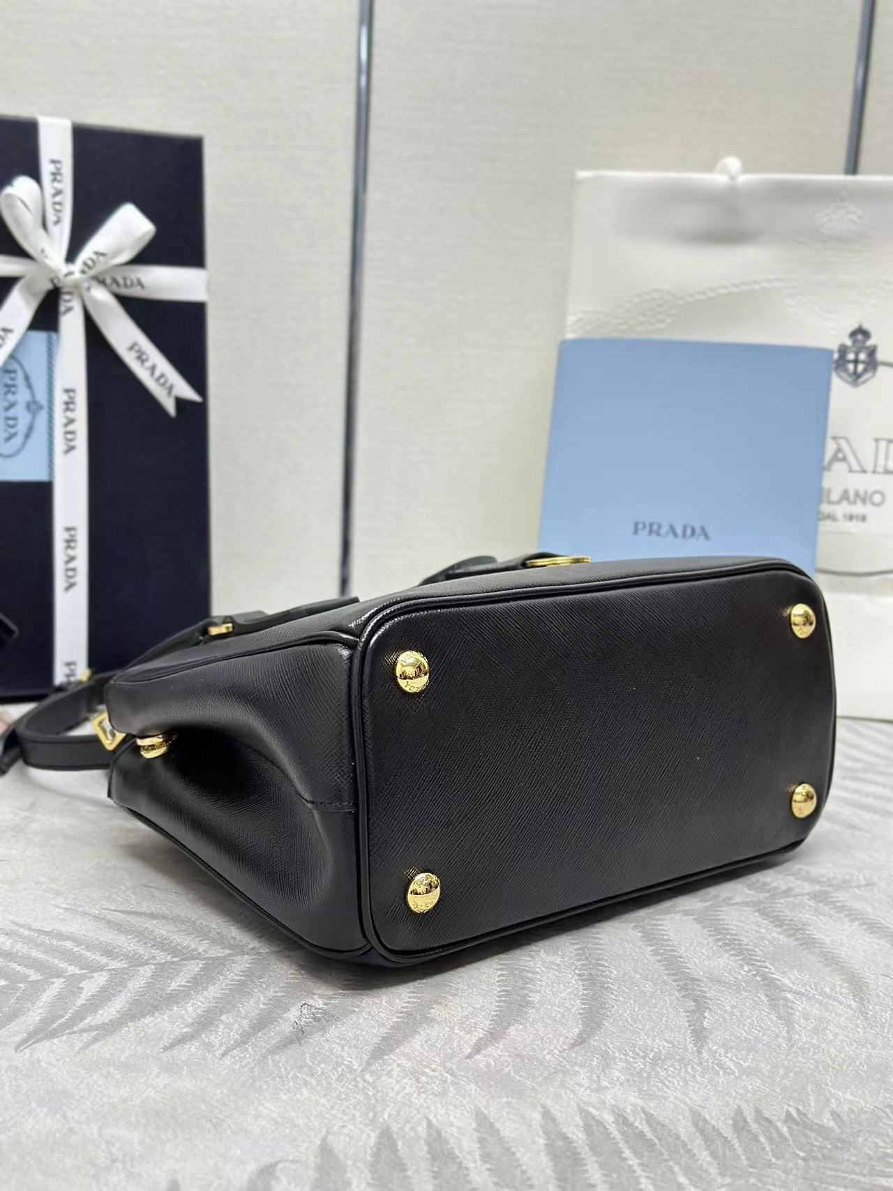Small Prada Galleria Saffiano leather bag