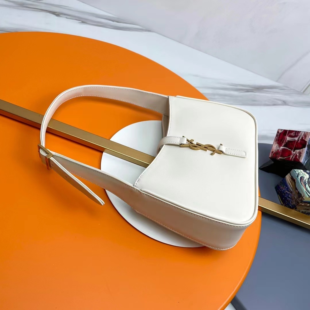 YSL LE 5 À 7 IN SMOOTH LEATHER