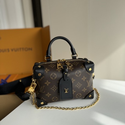 LV PETITE MALLE AOUPLE