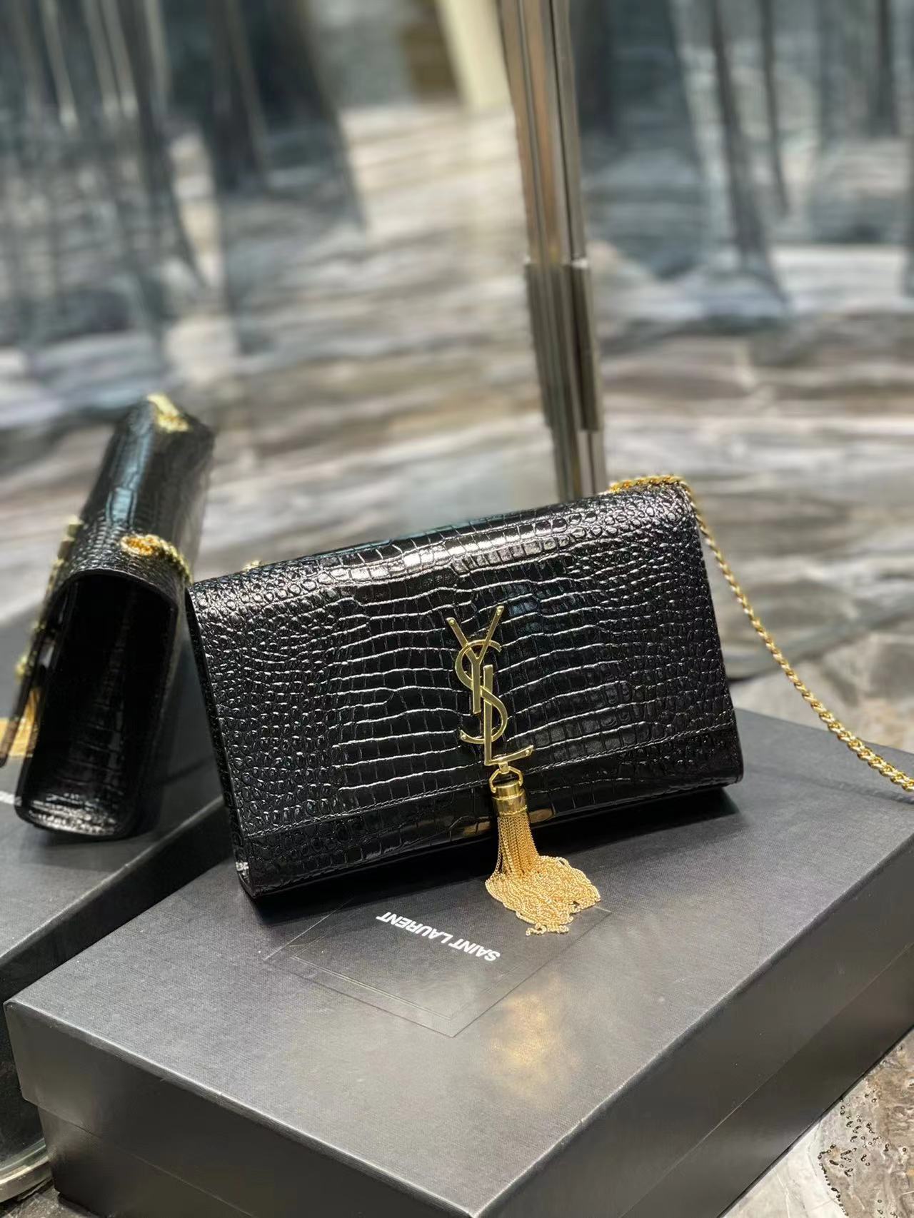 YSL KATE MEDIUM CHAIN BAG WITH TASSEL IN CROCODILE-EMBOSSED SHINY LEATHER