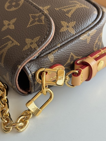 LV Wallet on Chain Ivy
