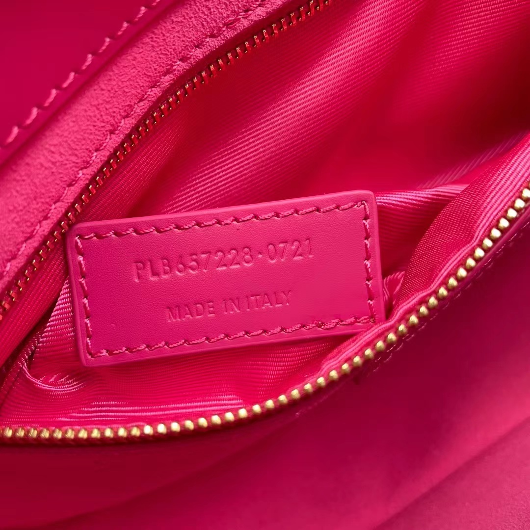 YSL LE 5 À 7 IN SMOOTH LEATHER