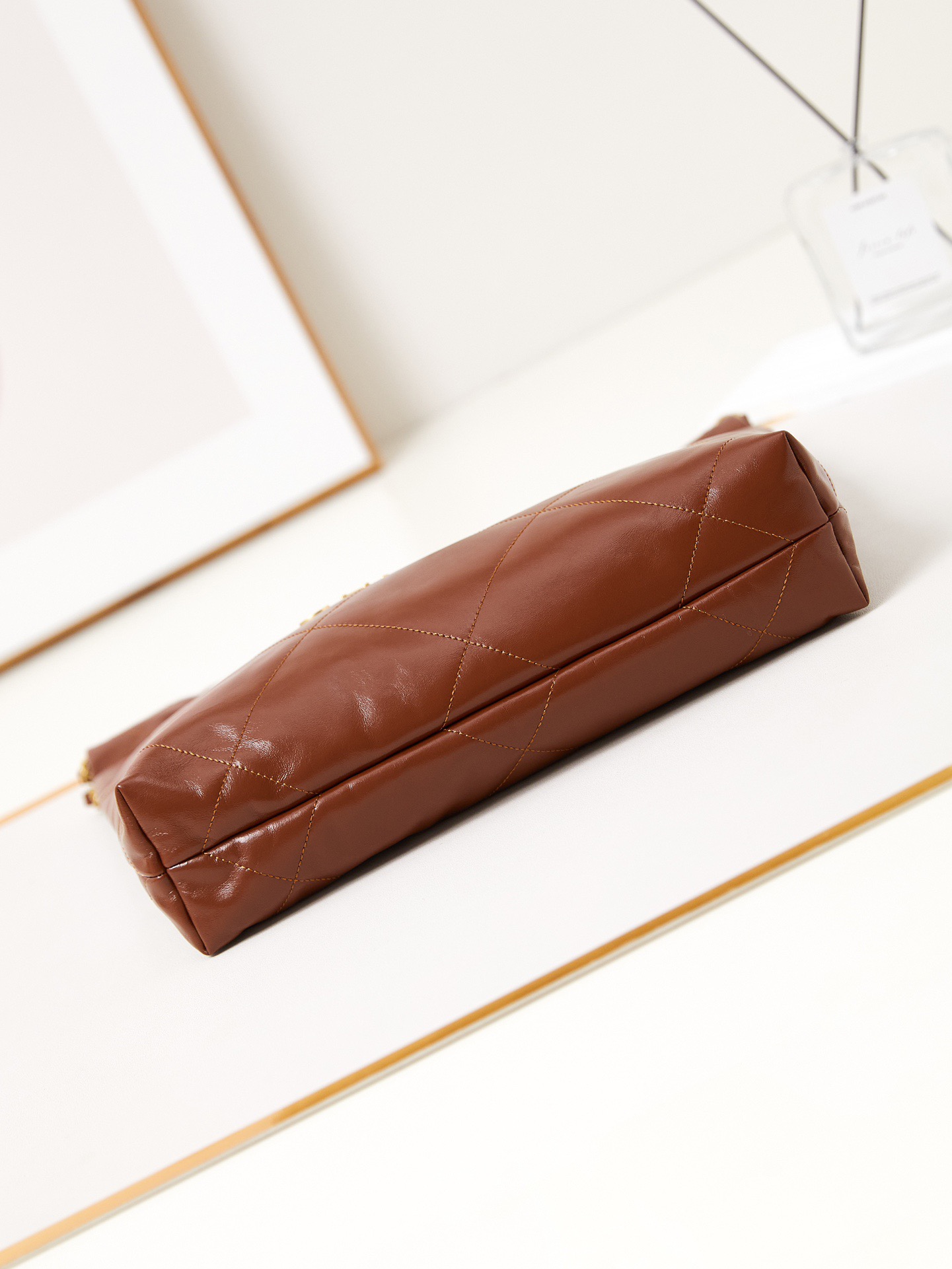 CHANEL 22 Small Handbag