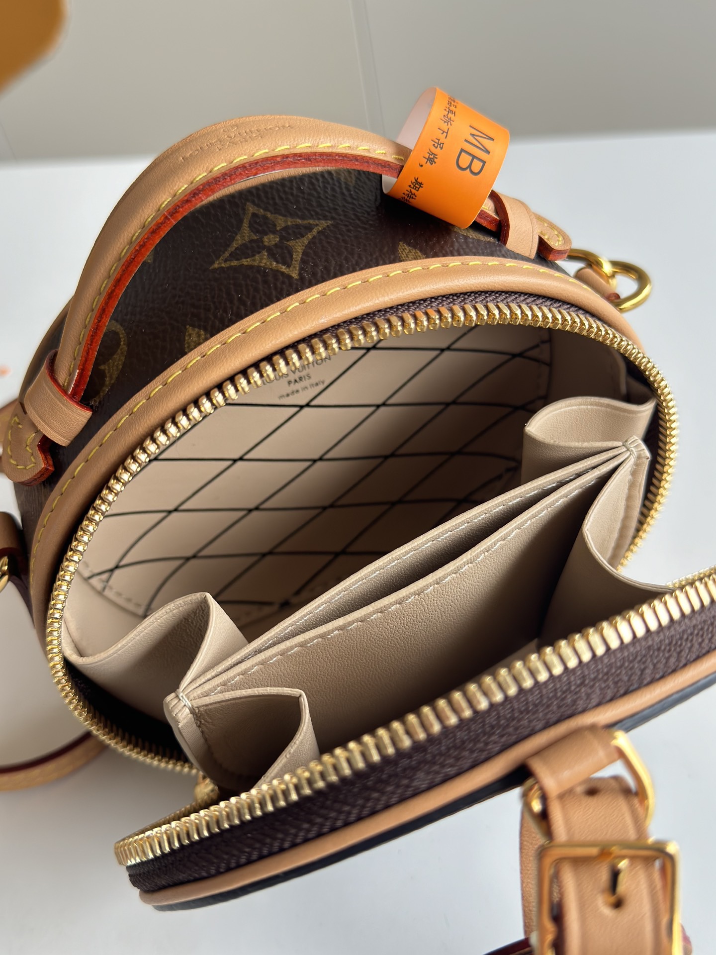 LV Mini Boîte Chapeau