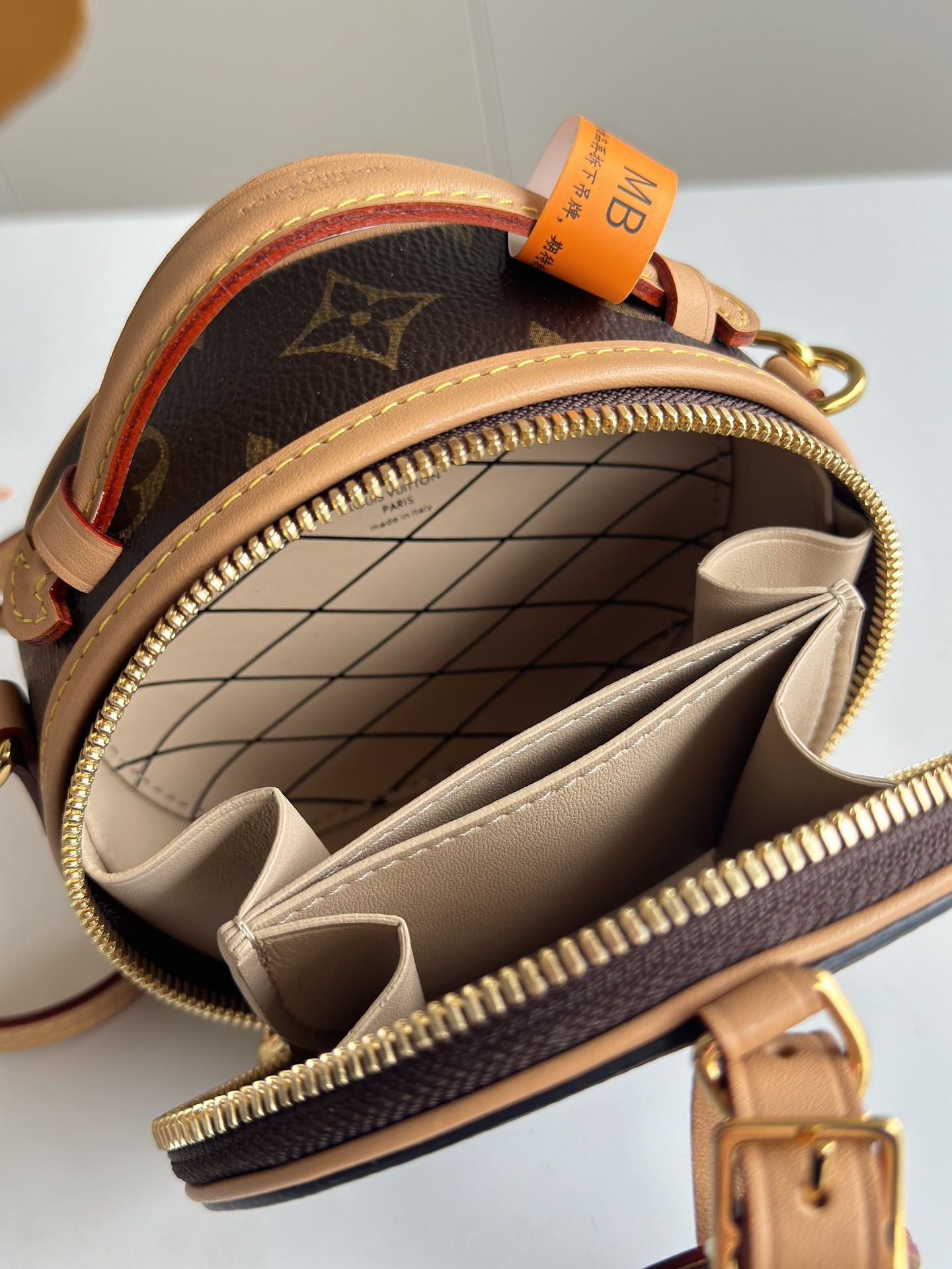 LV Mini Boîte Chapeau