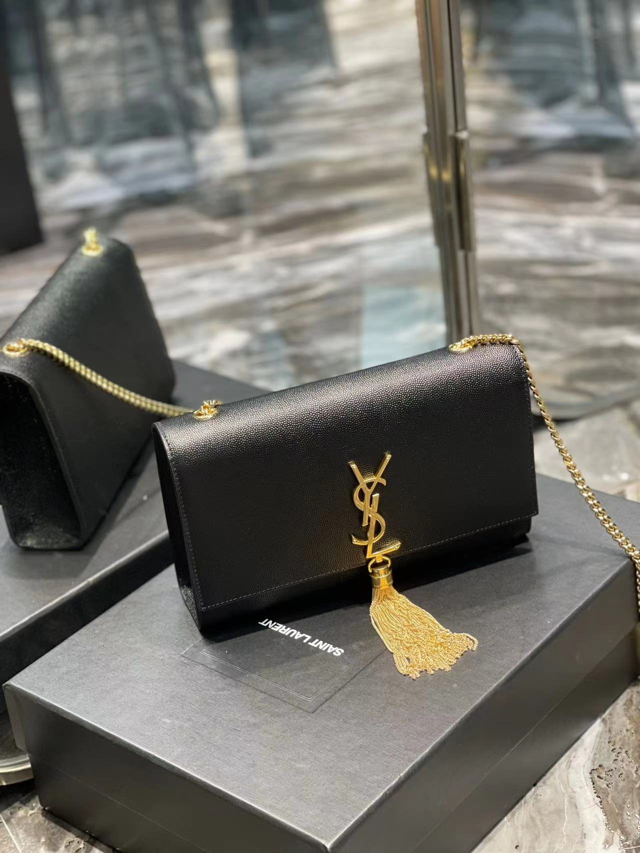 YSL KATE MEDIUM CHAIN BAG WITH TASSEL IN GRAIN DE POUDRE EMBOSSED LEATHER