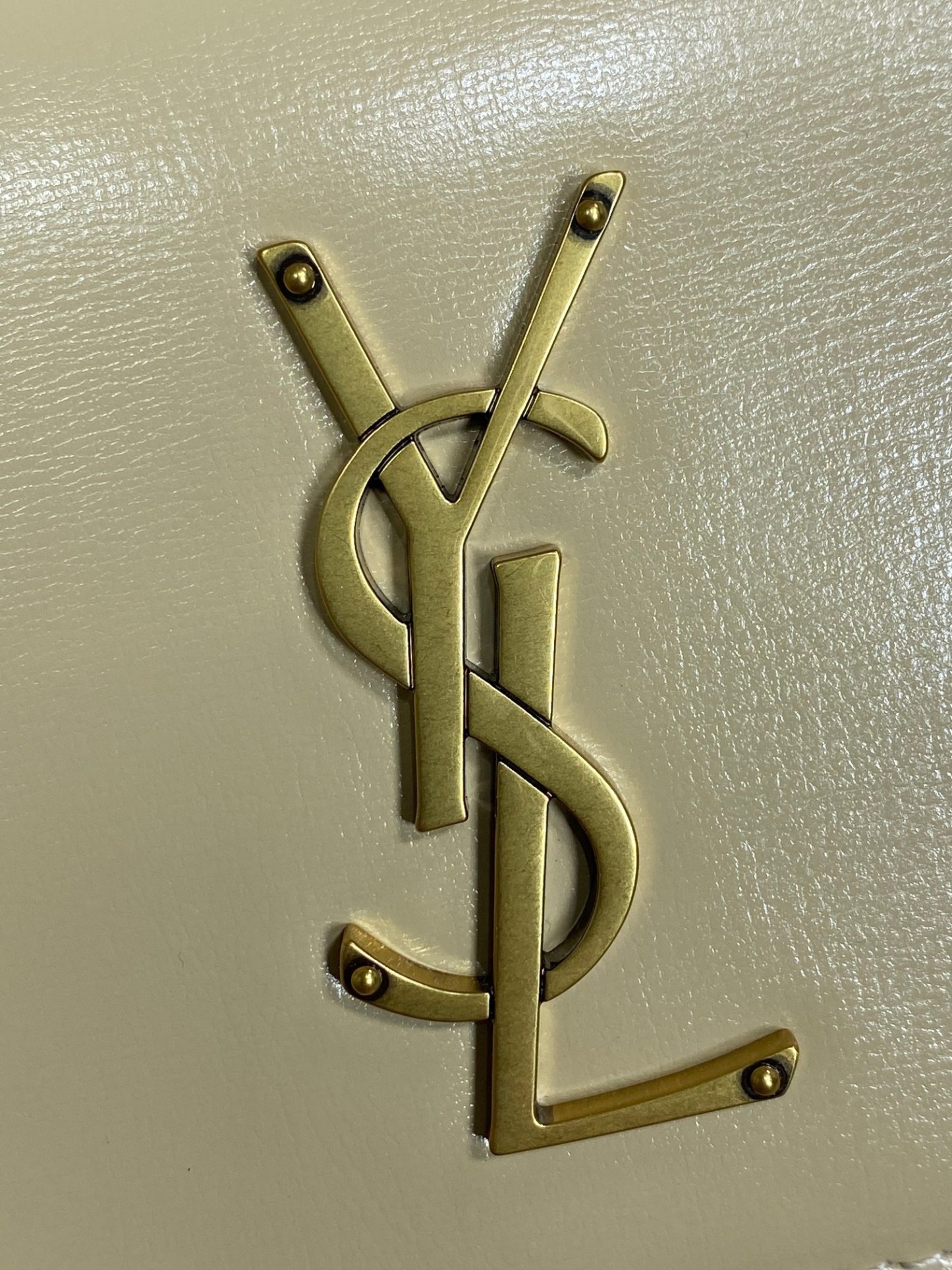 YSL SUNSET MEDIUM CHAIN BAG IN SMOOTH LEATHER