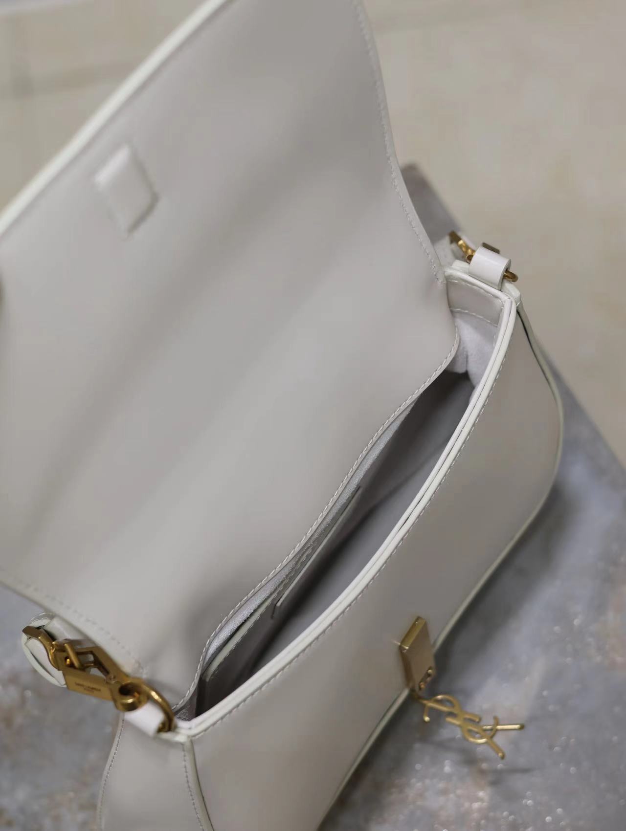 VOLTAIRE TOP HANDLE IN BOX SAINT LAURENT