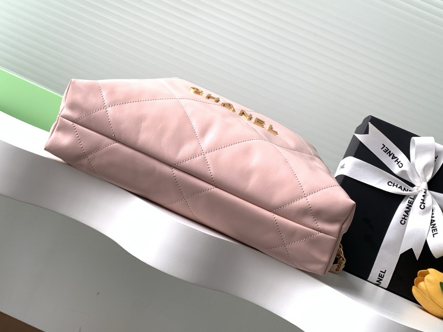 CHANEL 22 Small Handbag