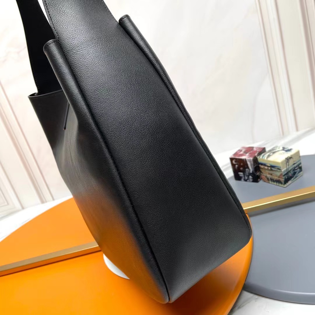 YSL LE 5 A7 SUPPLE LARGE IN GRAINED LEATHER