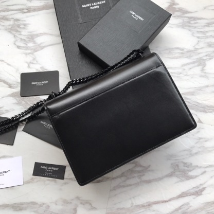 YSL SUNSET MEDIUM CHAIN BAG IN SMOOTH LEATHER