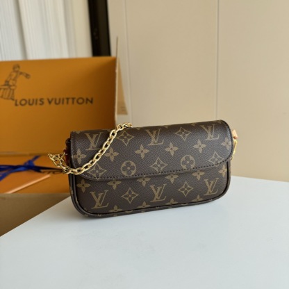 LV Wallet on Chain Ivy