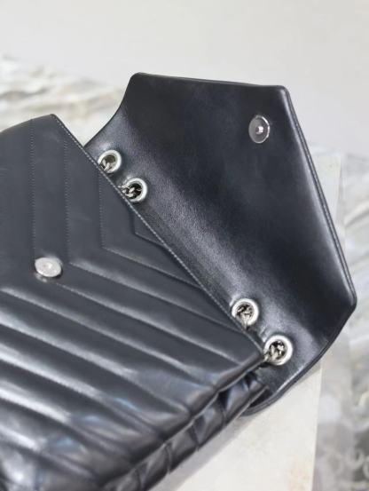 YSL LOULOU MEDIUM CHAIN BAG IN QUILTED "Y" LEATHER