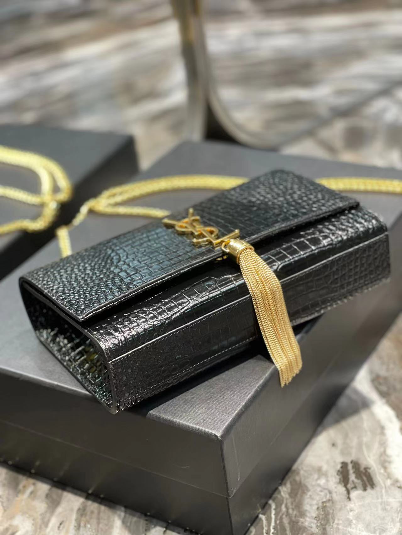 YSL KATE MEDIUM CHAIN BAG WITH TASSEL IN CROCODILE-EMBOSSED SHINY LEATHER