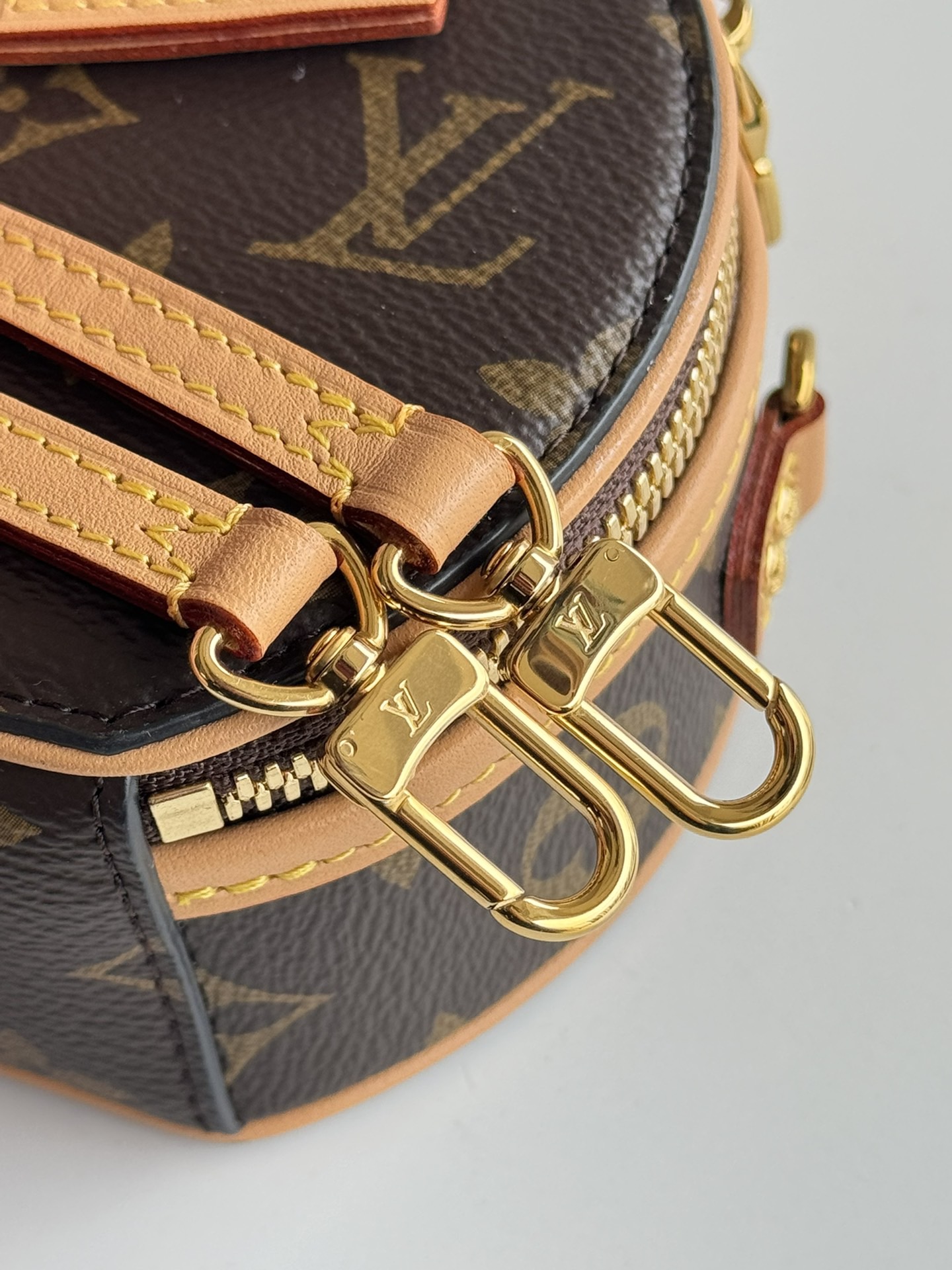 LV Mini Boîte Chapeau