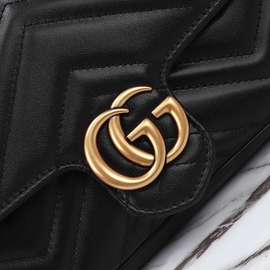 GG Marmont Small Shoulder Bag