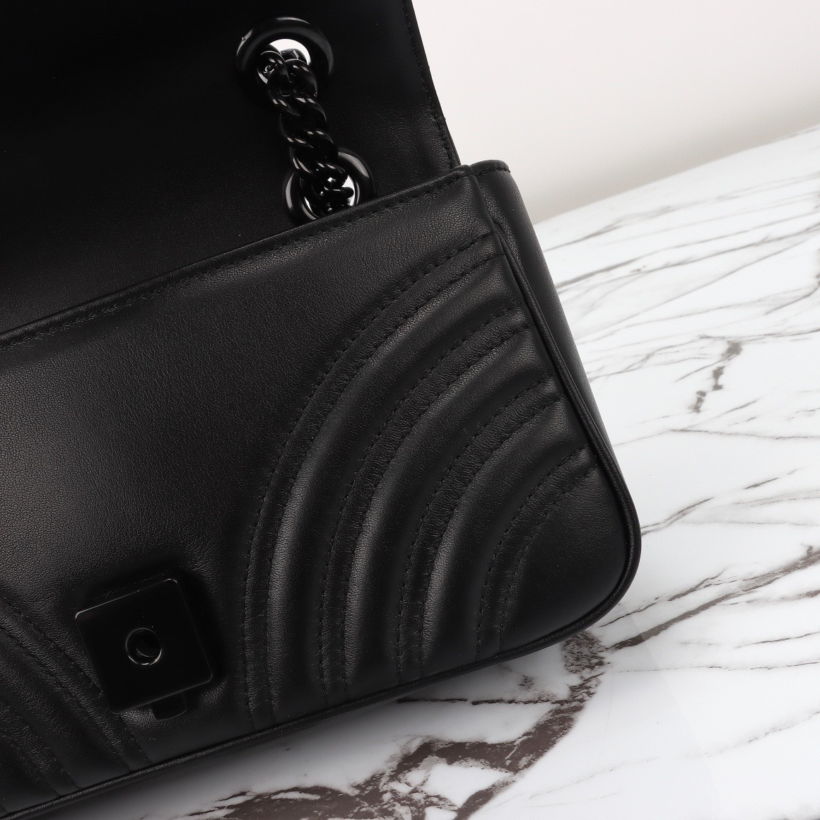 GG Marmont Small Shoulder Bag