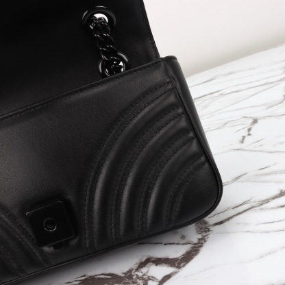 GG Marmont Small Shoulder Bag