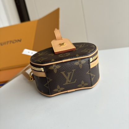 LV Mini Boîte Chapeau