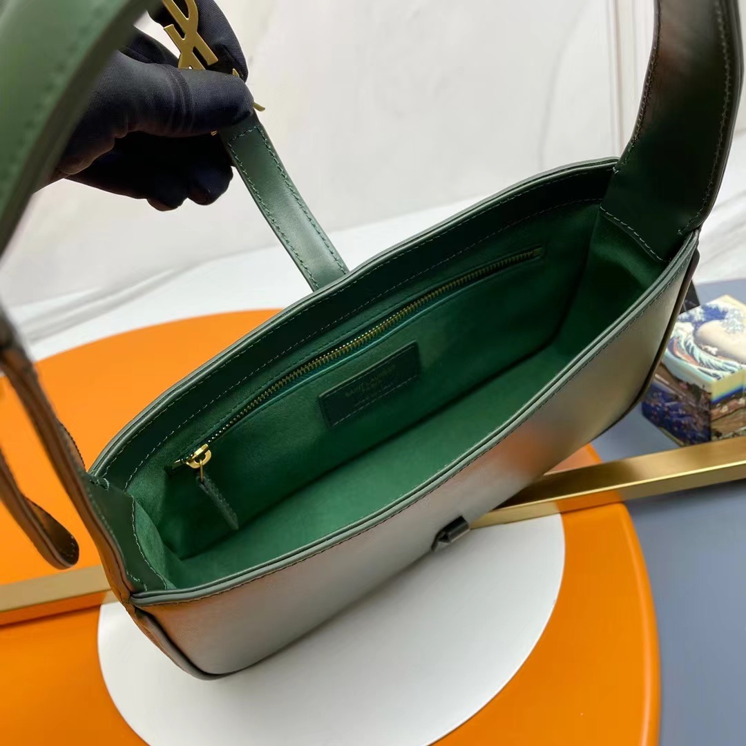 YSL LE 5 À 7 IN SMOOTH LEATHER