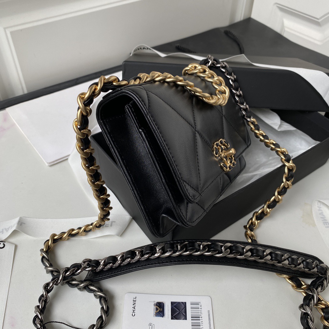 Chanel WOC