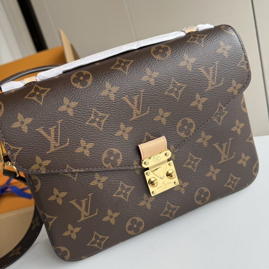 LV Pochette Métis