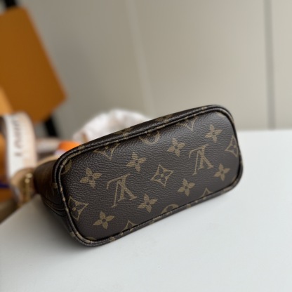 LV Neverfull BB