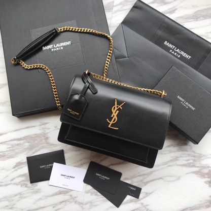 YSL SUNSET MEDIUM CHAIN BAG IN SMOOTH LEATHER