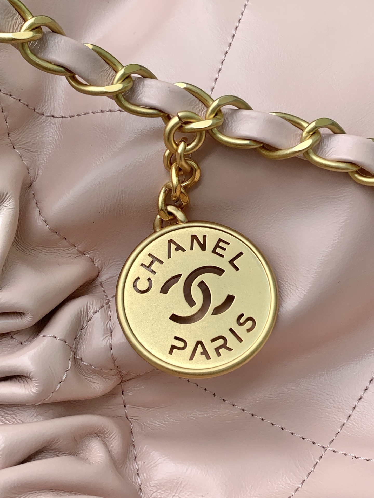 CHANEL 22 Small Handbag