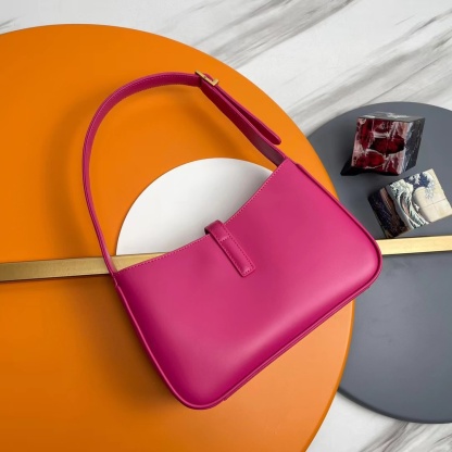 YSL LE 5 À 7 IN SMOOTH LEATHER