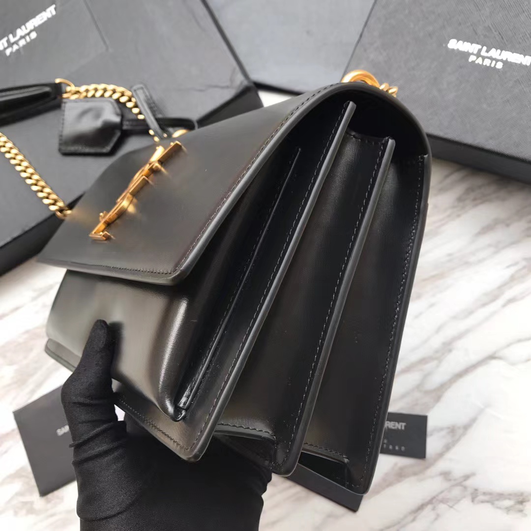 YSL SUNSET MEDIUM CHAIN BAG IN SMOOTH LEATHER
