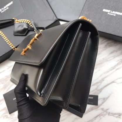 YSL SUNSET MEDIUM CHAIN BAG IN SMOOTH LEATHER