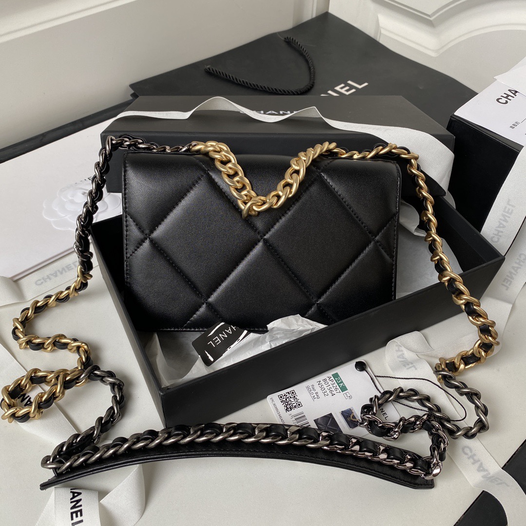 Chanel WOC