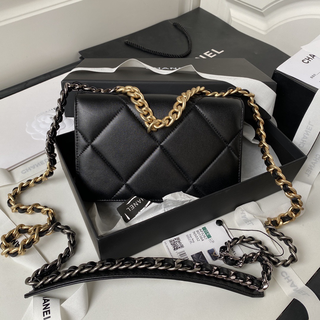 Chanel WOC