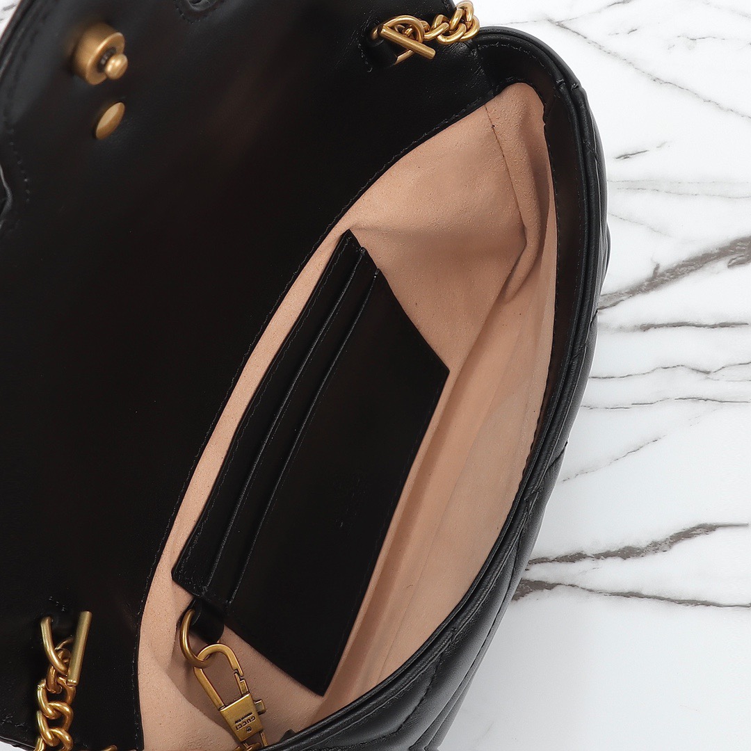 GG Marmont Small Shoulder Bag