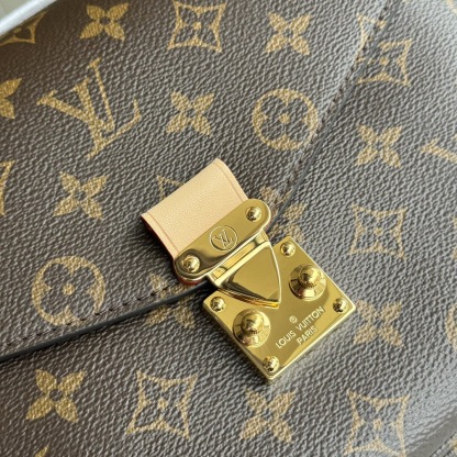 LV Pochette Métis