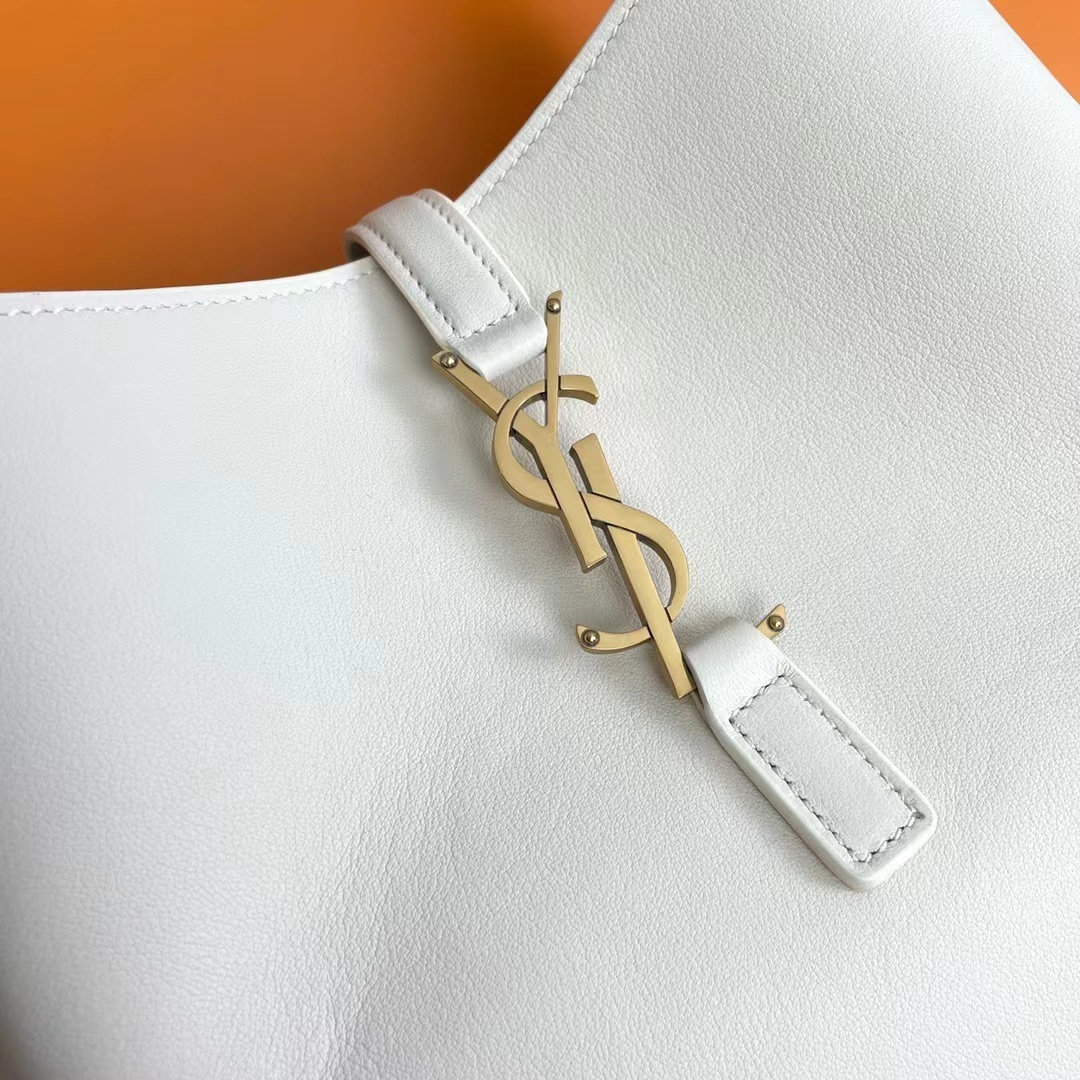 YSL LE 5 Ã7 SUPPLE SMALL IN GRAINED LEATHER