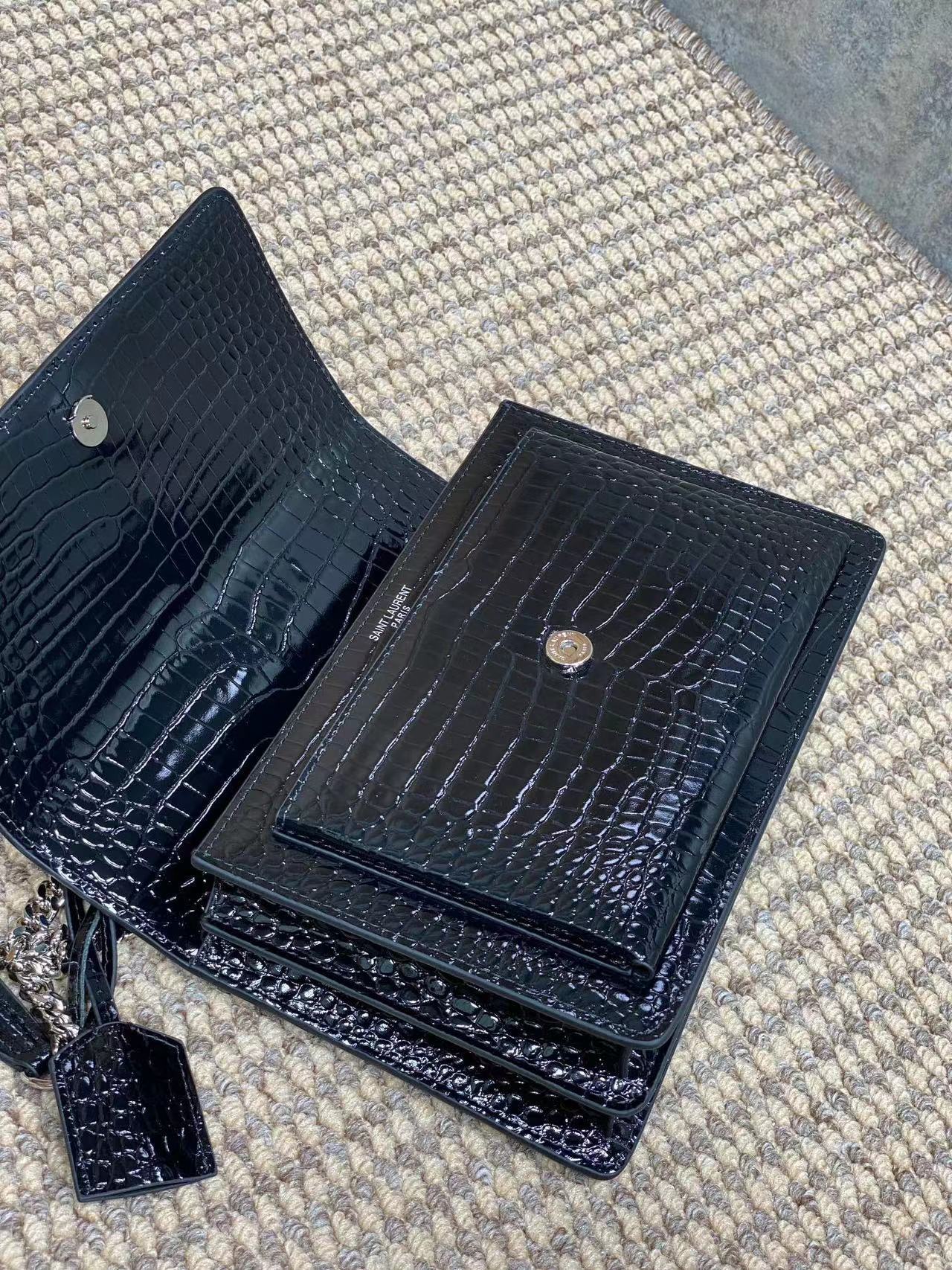 YSL SUNSET MEDIUM CHAIN BAG IN CROCODILE-EMBOSSED SHINY LEATHER