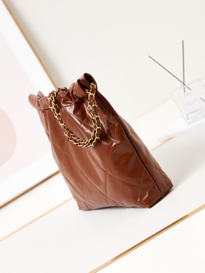 CHANEL 22 Small Handbag