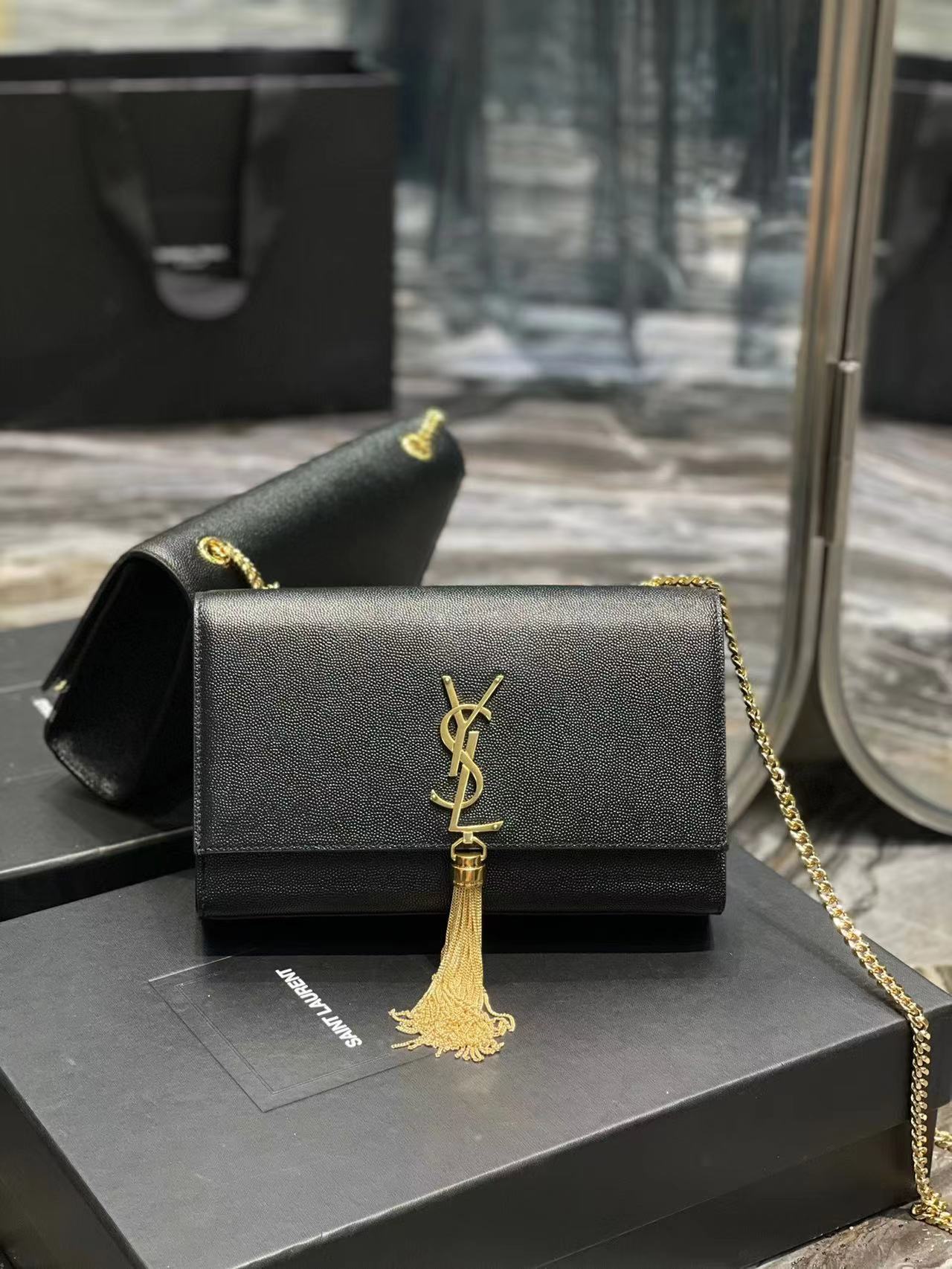 YSL KATE MEDIUM CHAIN BAG WITH TASSEL IN GRAIN DE POUDRE EMBOSSED LEATHER