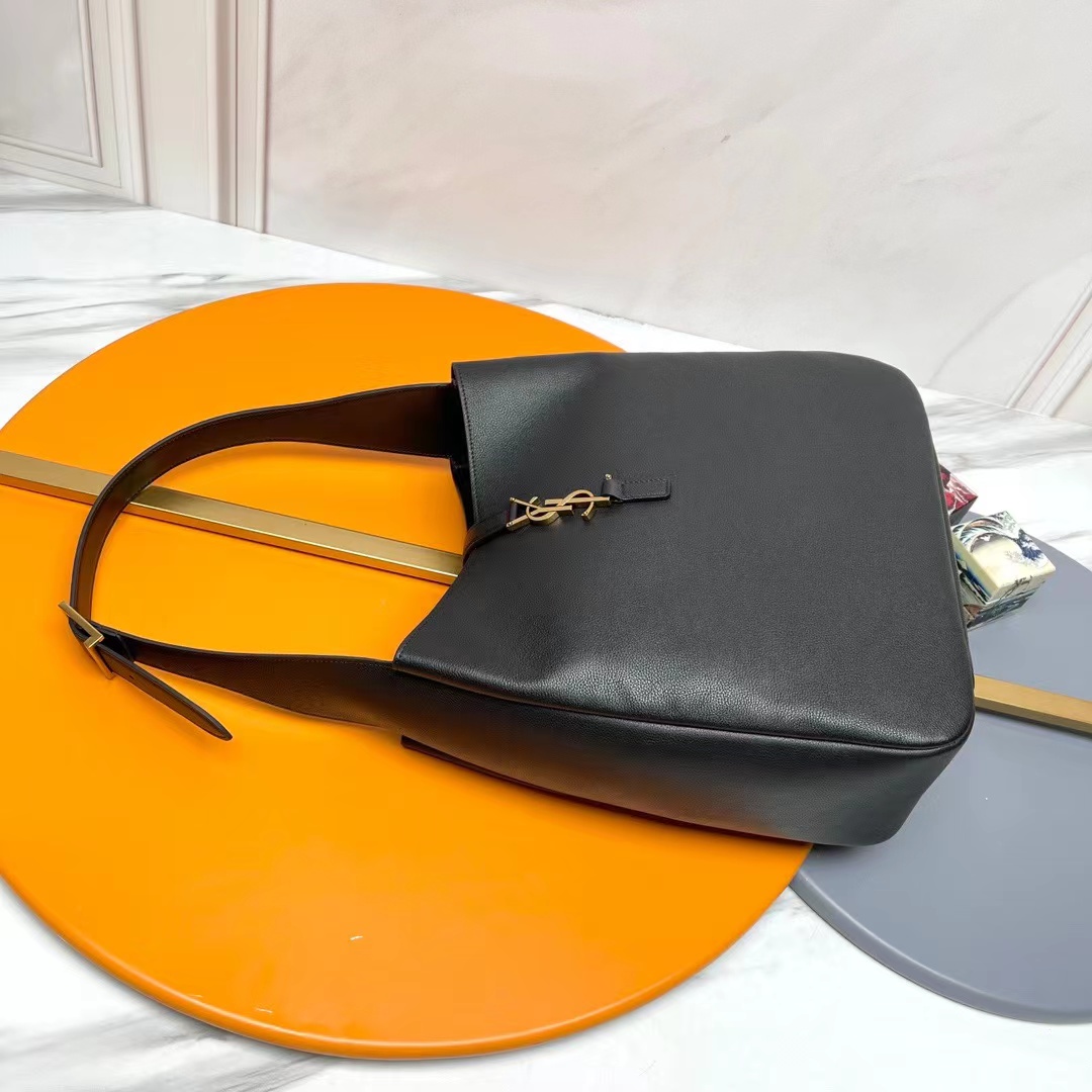 YSL LE 5 A7 SUPPLE LARGE IN GRAINED LEATHER