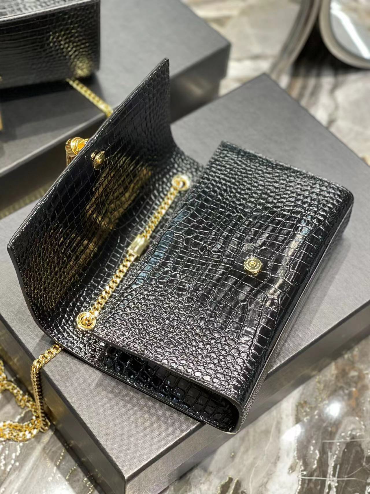 YSL KATE MEDIUM CHAIN BAG WITH TASSEL IN CROCODILE-EMBOSSED SHINY LEATHER