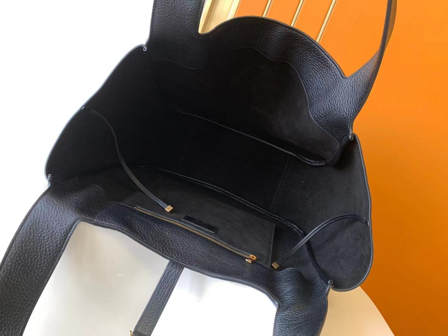 YSL LE 5 A 7 BEA IN GRAINED LEATHER