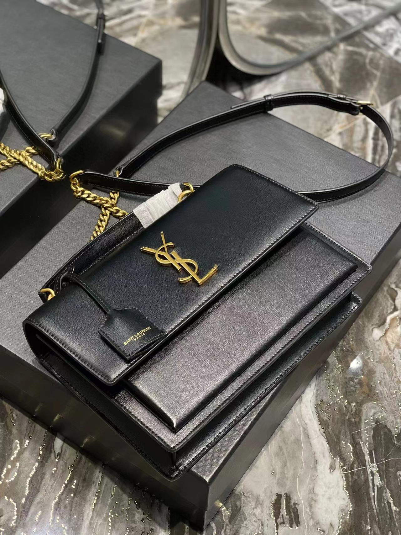 YSL SUNSET MEDIUM TOP HANDLE IN SMOOTH LEATHER