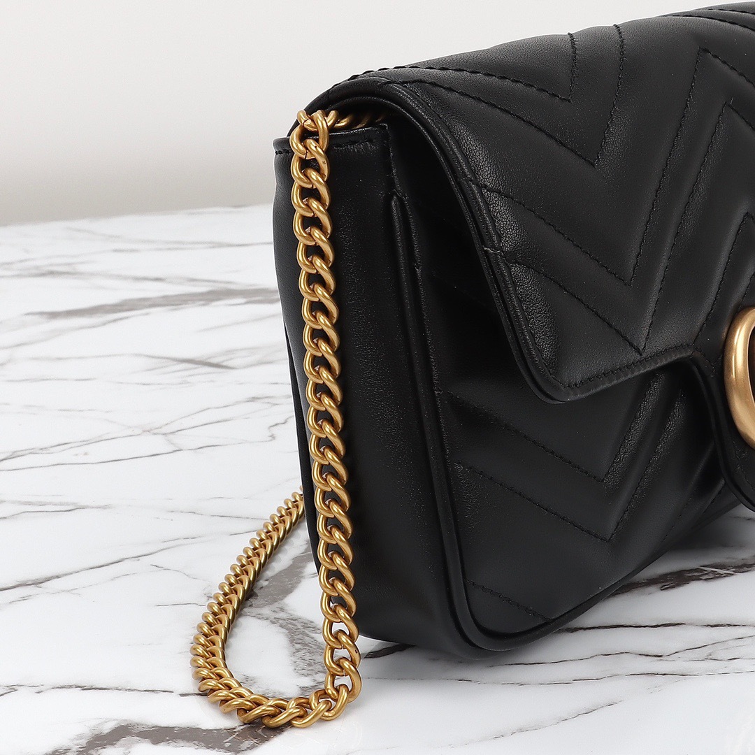 GG Marmont Small Shoulder Bag