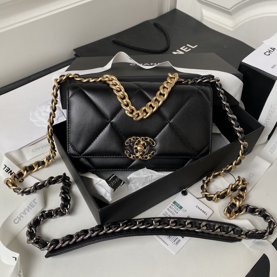 Chanel WOC