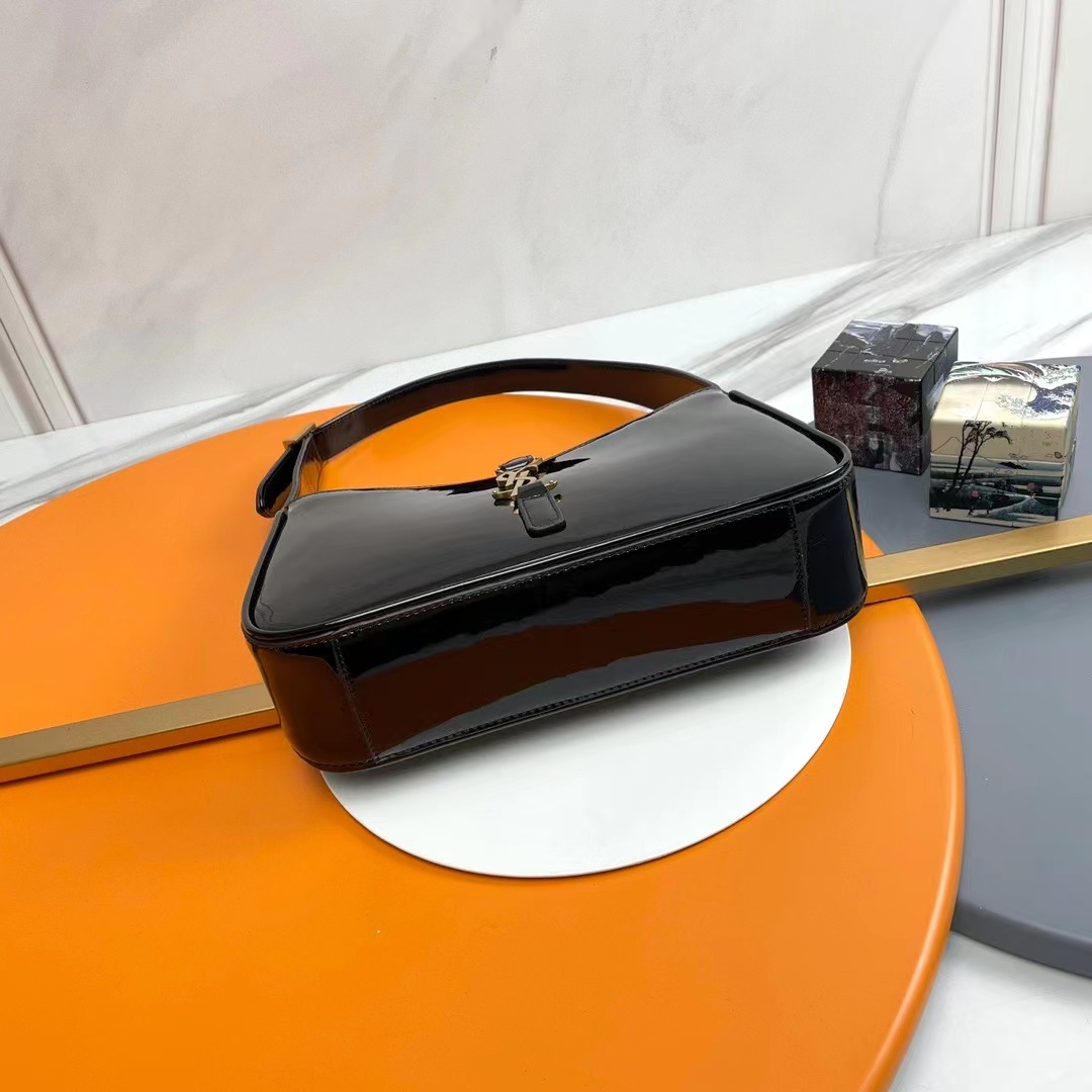 YSL LE 5 A 7 IN PATENT LEATHER