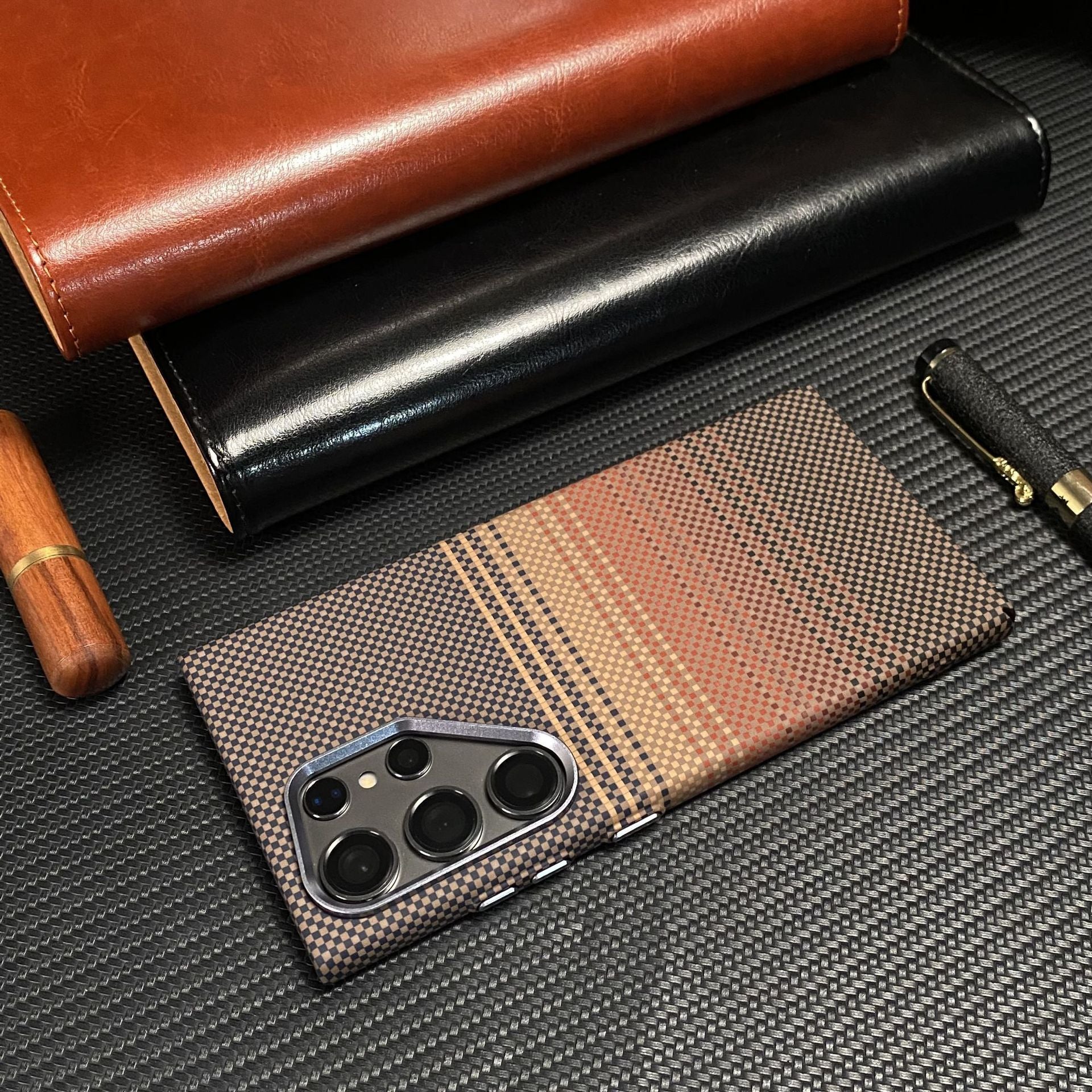 Carbon fiber magnetic phone case  for Samsung