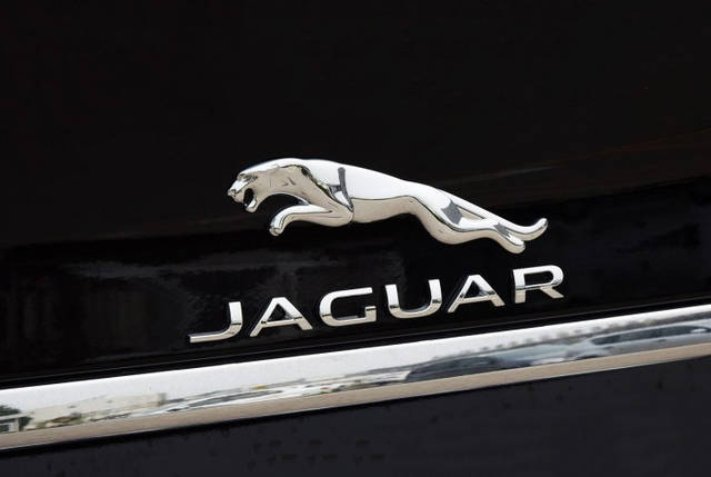 2010-2023 F-TYPE XJ XJR XF XE XJ6 F-PACE Tailgate Badge ABS Chrome Jaguar Self-Adhesive Decal Nameplate